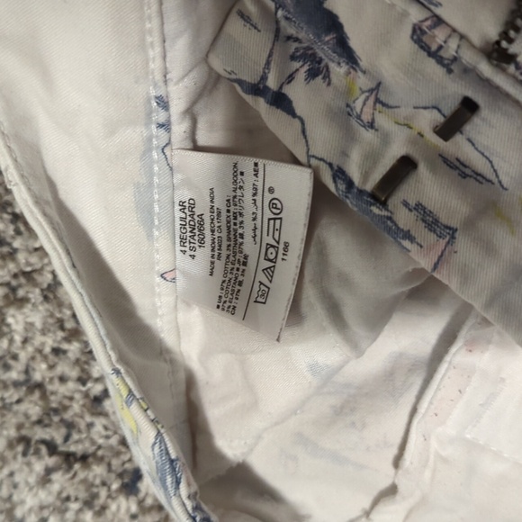 Old navy printed shorts - Picture 4 of 4